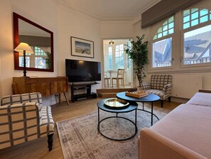 Unclassified image, 2 of 102, button - Le Servane (Deauville)