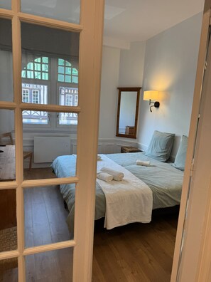 2 bedrooms, iron/ironing board, Internet, bed sheets - Le Servane (Deauville)