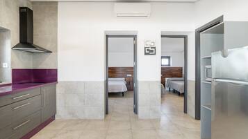 2 chambres, fer et planche à repasser, Wi-Fi, draps fournis