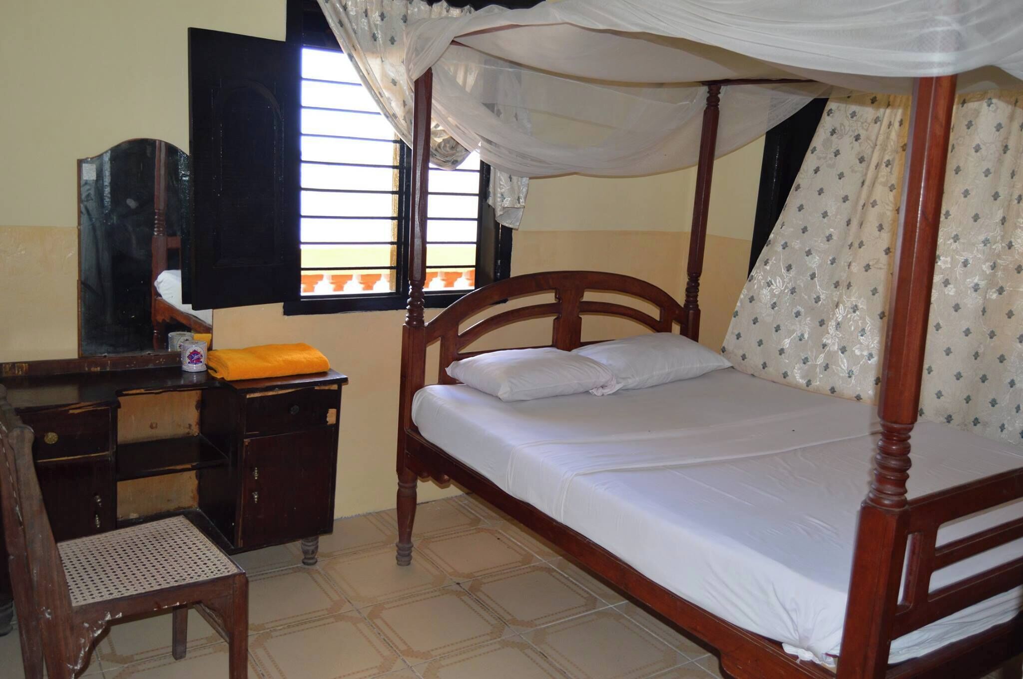 Habitación individual estándar | Wifi gratis y ropa de cama