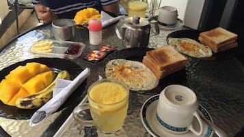 Free daily continental breakfast