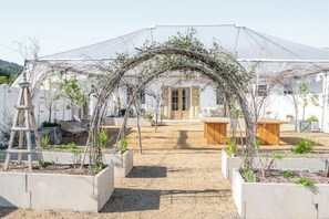 Unclassified image, 2 of 21, button - Ruby Belle Garden Cottage (Central Point)