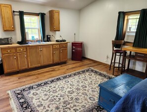 Private kitchen - Lake Access Studio on Lake Heloise (Windham)