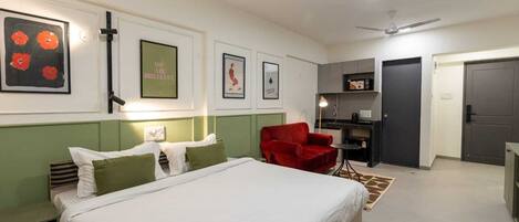 1 dormitori, planxa i posts de planxar, wifi i roba de llit