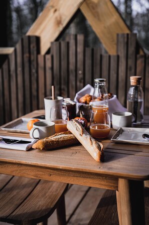 Uklassifisert bilde, 3 av 8, knapp