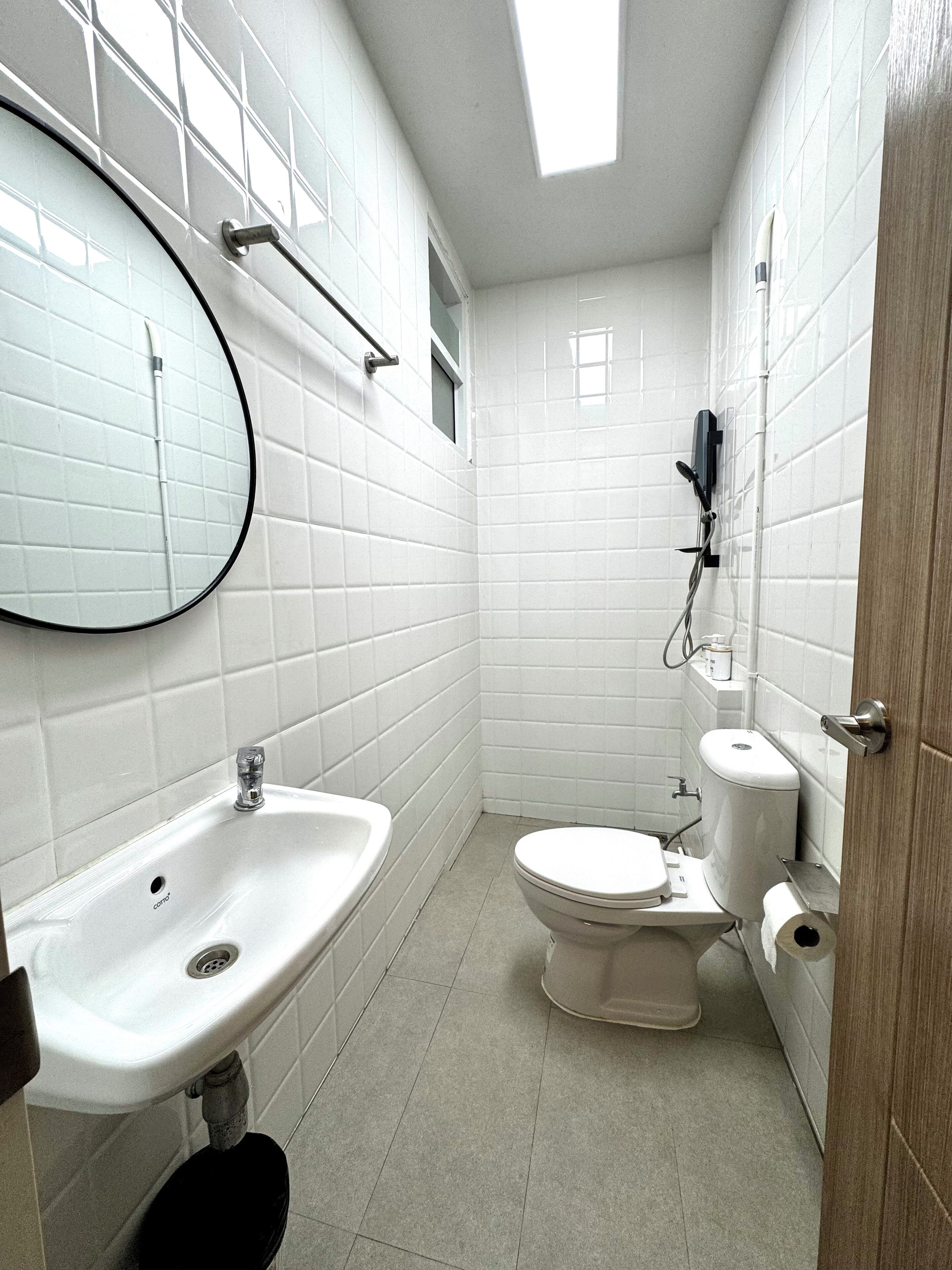 Hair dryer, towels, toilet paper