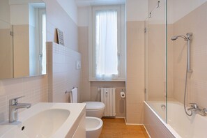 Apartment | Bathroom - easyhomes - Piazza Erculea (Milan)