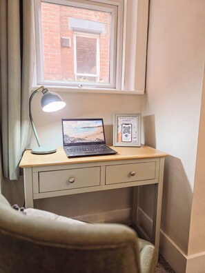 Unclassified image, 5 of 6, button