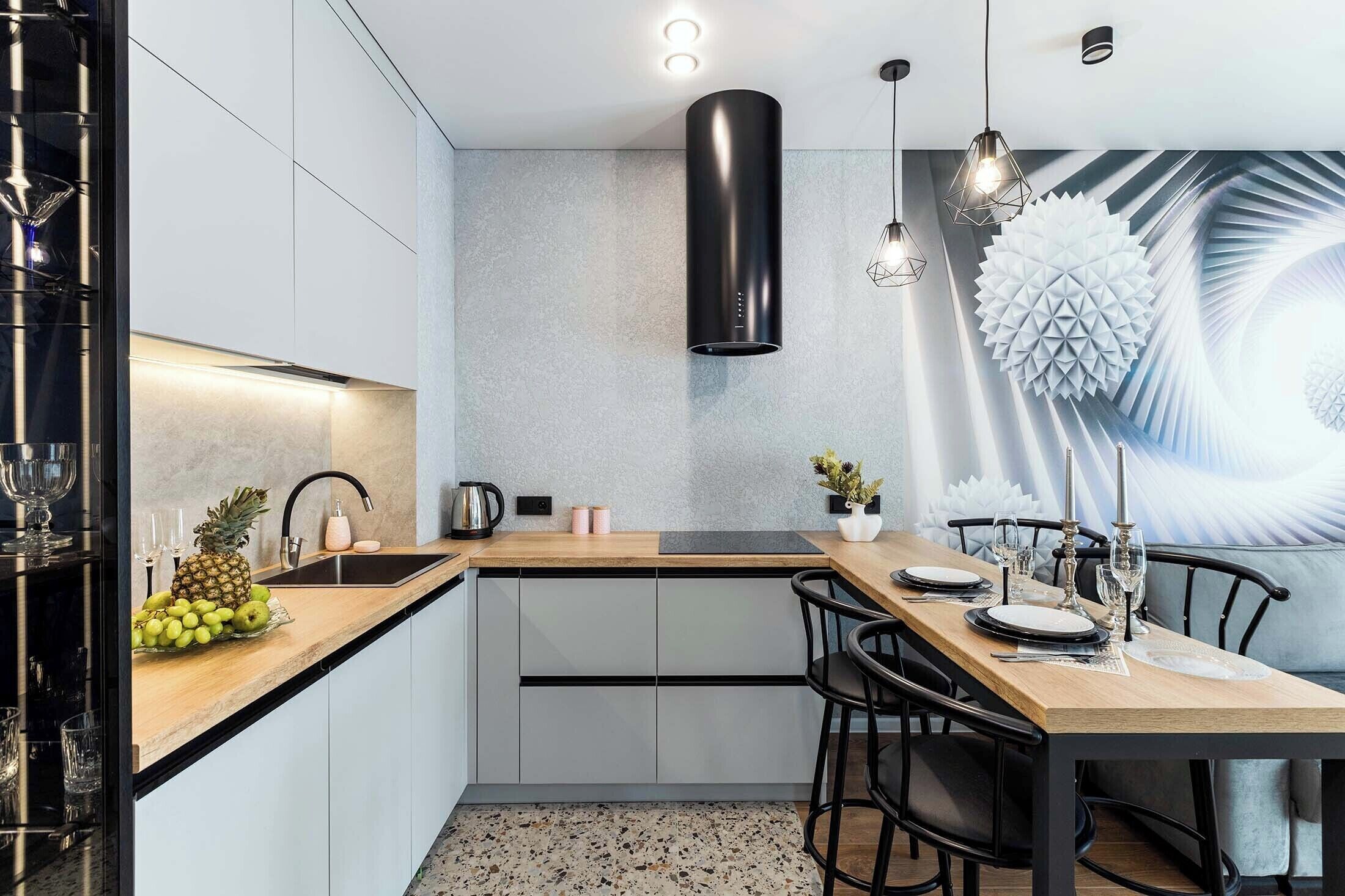 Classic Apartment, Balcony, Courtyard View | Private kitchen | Electric kettle