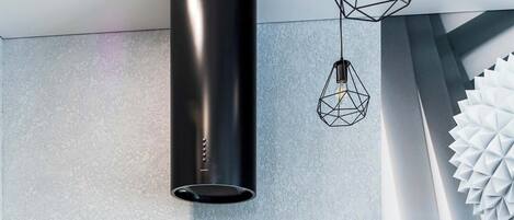 Apartamento clásico, balcón, vistas al patio | Cocina privada | Hervidor eléctrico