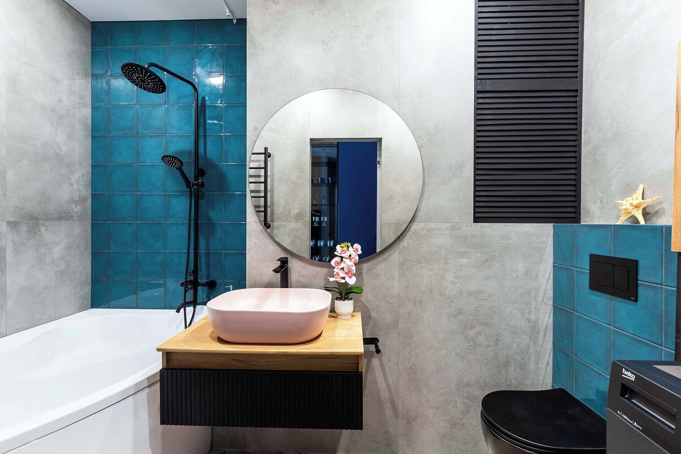 Apartamento clásico, balcón, vistas al patio | Baño
