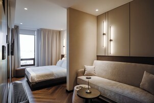 Triple Room | Free WiFi, bed sheets