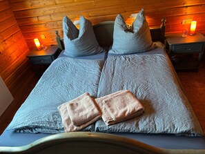5 Schlafzimmer, Bügeleisen/Bügelbrett, WLAN