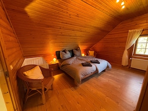 5 Schlafzimmer, Bügeleisen/Bügelbrett, WLAN