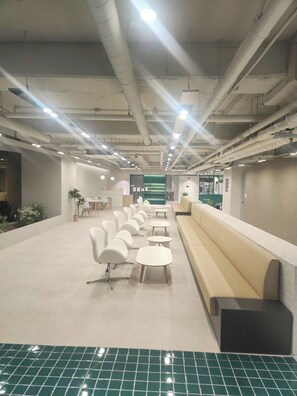 Unclassified image, 5 of 47, button