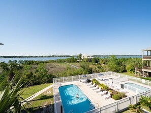 A heated pool - Family Friendly/Lagoon front w/Fishing Pier & Pool (Gulf Shores)