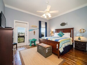 4 bedrooms, desk, iron/ironing board, travel cot - Family Friendly/Lagoon front w/Fishing Pier & Pool (Gulf Shores)