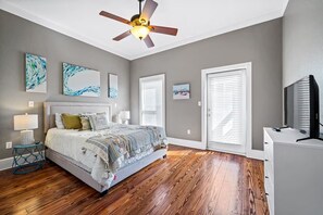 8 habitaciones, escritorio, tabla de planchar con plancha y wifi gratis 