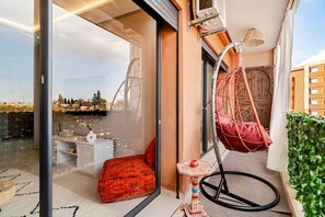 Terrace/patio - New central 1BR /Balcony /AC - Walk to Majorelle (Marrakech)