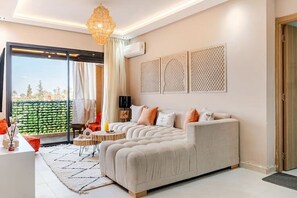 Living area - New central 1BR /Balcony /AC - Walk to Majorelle (Marrakech)