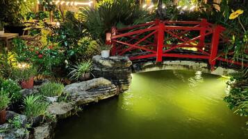 Bungalow, 2 chambres, fumeurs, piscine privée | Jardin