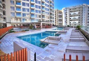 Luokittelematon kuva, 4 kautta 19, painike