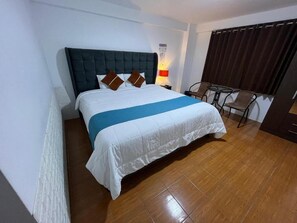 Room, 1 King Bed, Private Bathroom | Free WiFi
