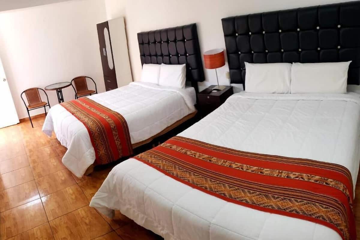 Habitación doble, 2 camas de matrimonio, baño privado
