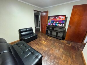 Apartment, 4 Bedrooms, Kitchen | Living area