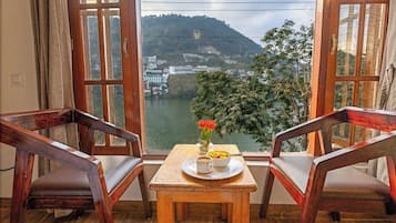 Deluxe Double Room, Lake View