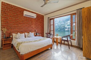 Deluxe Double Room, Lake View | Free WiFi - Dimmys By the Lake Bhimtal (Bhimtal)