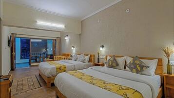 Family Quadruple Room, Balcony, Lake View