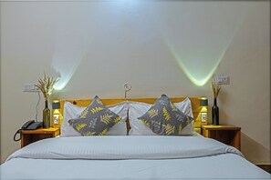 Economy Double Room | Free WiFi - Dimmys By the Lake Bhimtal (Bhimtal)