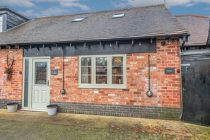 Exterior - Pools Cottage 1 - Game Keepers Cottage (Coventry)