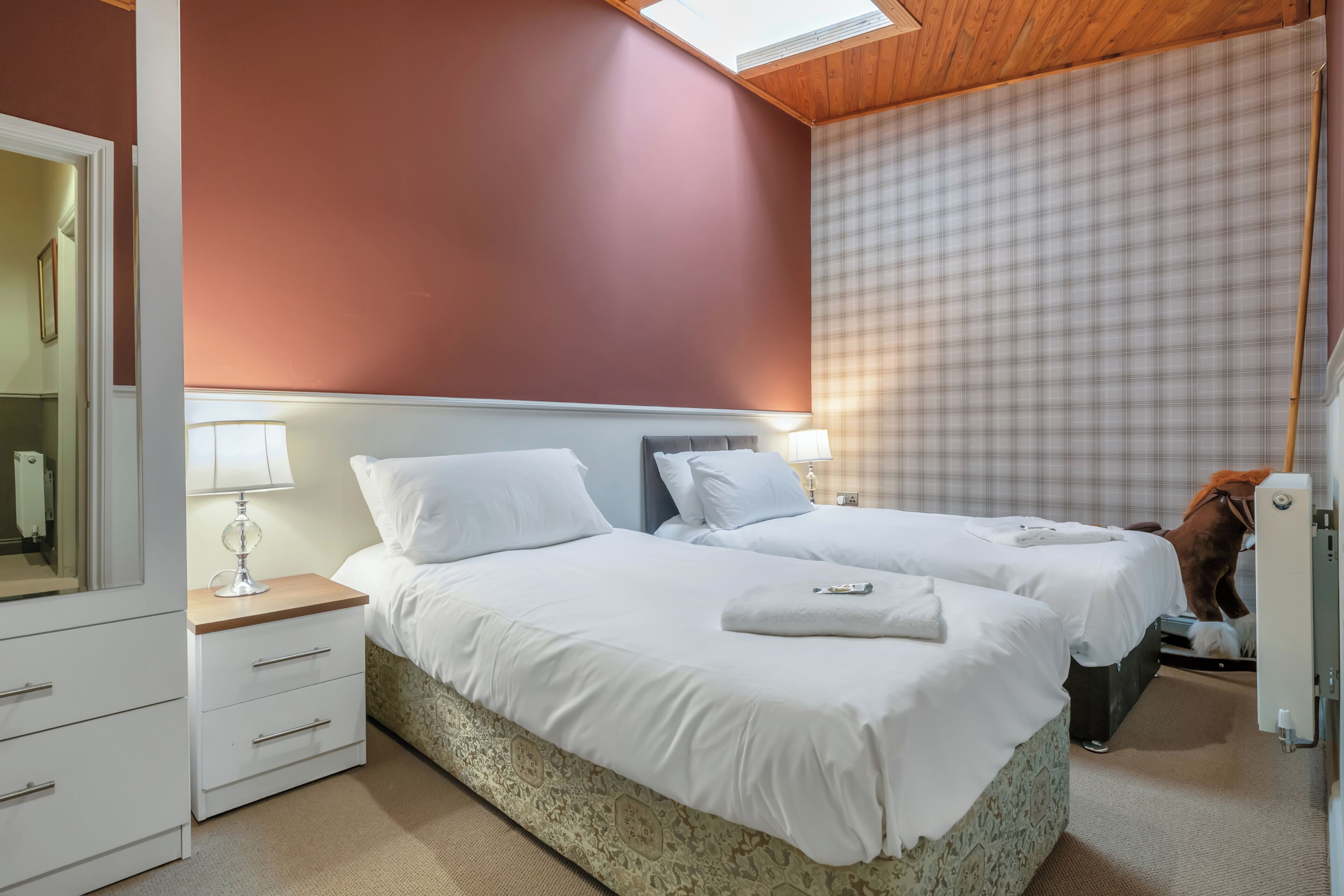 Cottage, 2 Bedrooms, Non Smoking | Iron/ironing board, free WiFi, bed sheets