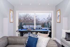 Smart TV -  Luxury 3 bedroom property close to Gleneagles Hotel in Perthshire countryside (Auchterarder)