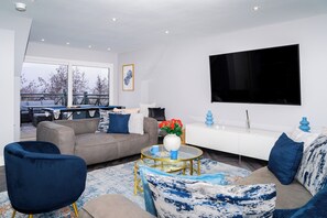 Smart TV -  Luxury 3 bedroom property close to Gleneagles Hotel in Perthshire countryside (Auchterarder)