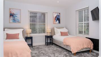 3 bedrooms, iron/ironing board, WiFi, bed sheets