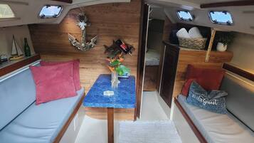 1 habitación y ropa de cama