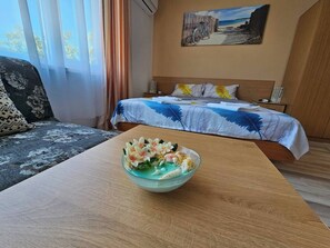 6 chambres, fer et planche à repasser, Wi-Fi, draps fournis