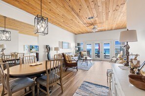 Interior - Beachfront townhome w/ balcony & ocean views (Panama City Beach)