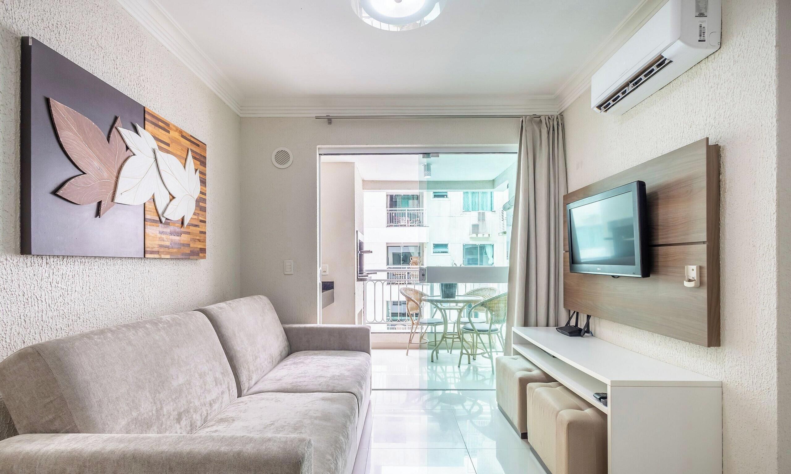 Basic Apartment | Living area