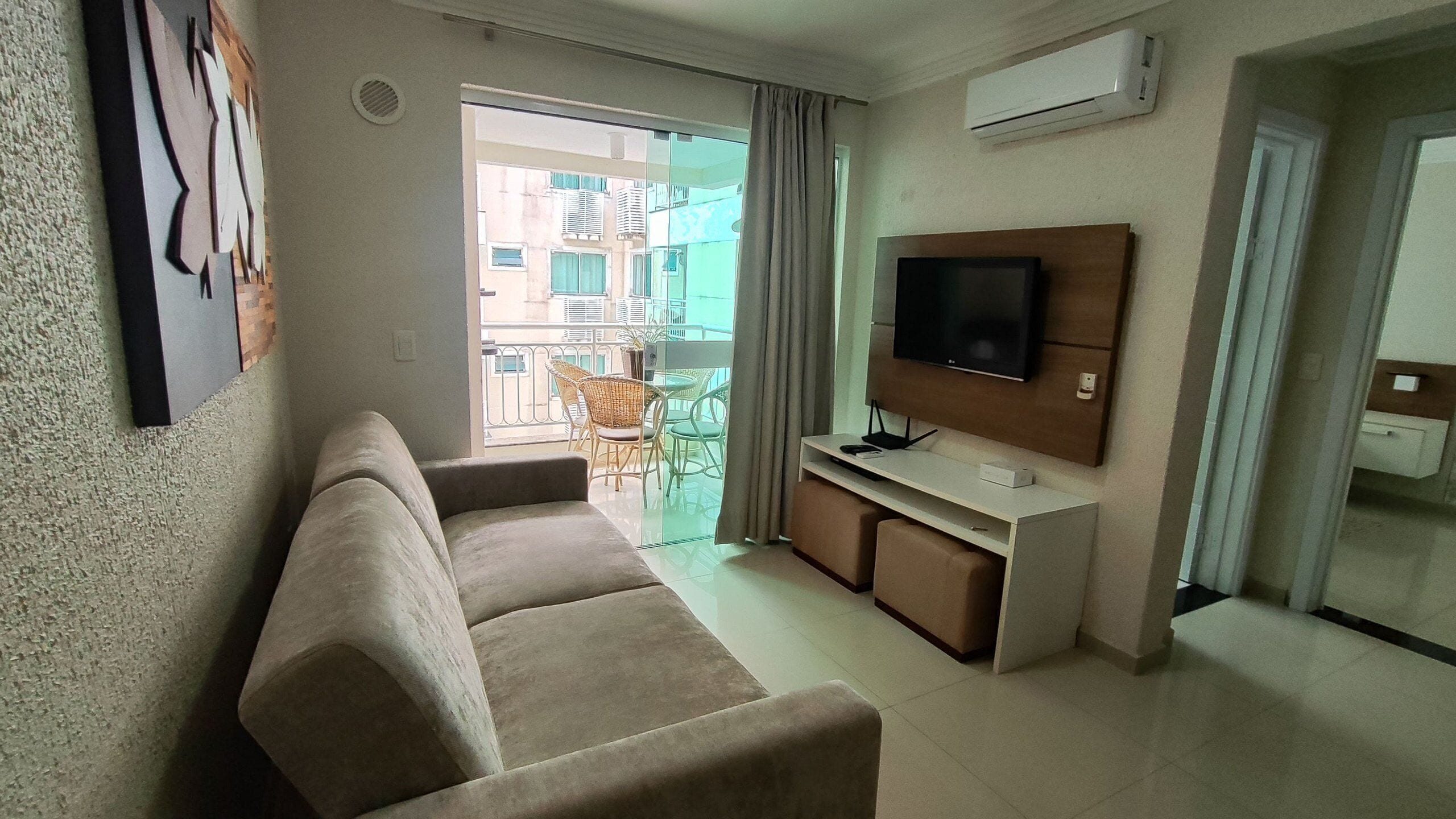 Basic Apartment | Living area