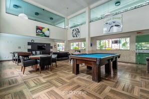 Game room - Apts in Condo w/ Pool and Gym 450m From the Beach - SBH (Bombinhas)