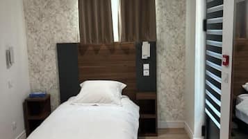 Single Room, Garden View | Desk, laptop workspace, free WiFi