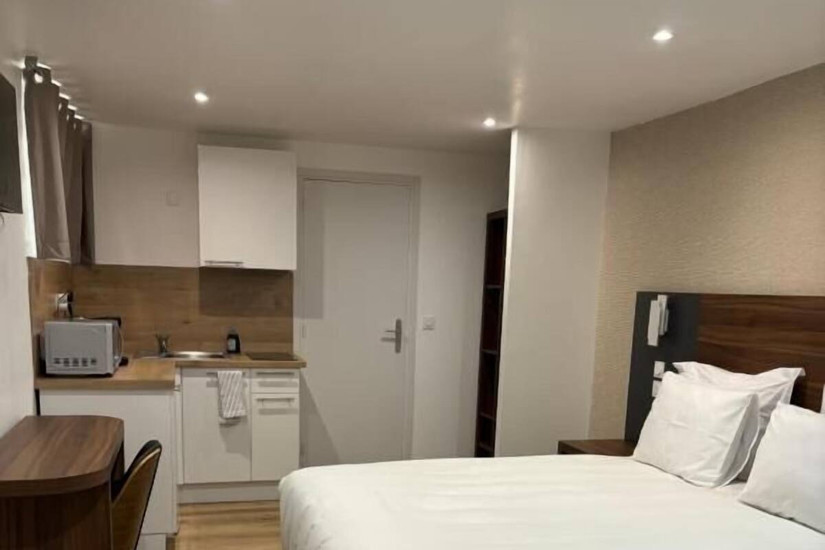 Chambre Triple Familiale | Bureau, espace de travail pour ordinateur portable, Wi-Fi gratuit