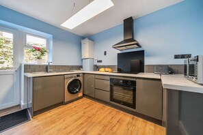 Microwave, oven, stovetop, toaster - Walk to Plymouth Hoe, the Barbican and Royal William Yard (Stonehouse)