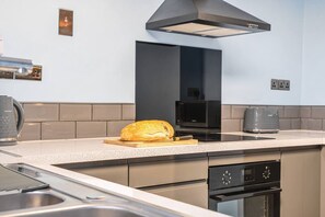 Microwave, oven, stovetop, toaster - Walk to Plymouth Hoe, the Barbican and Royal William Yard (Stonehouse)