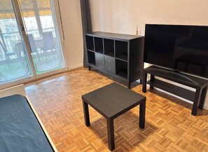 Interior - Studio with veranda, 5min walk to the beach (Nice)