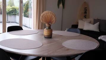 Apartment, 1 Schlafzimmer, barrierefrei, Raucher | Speisen